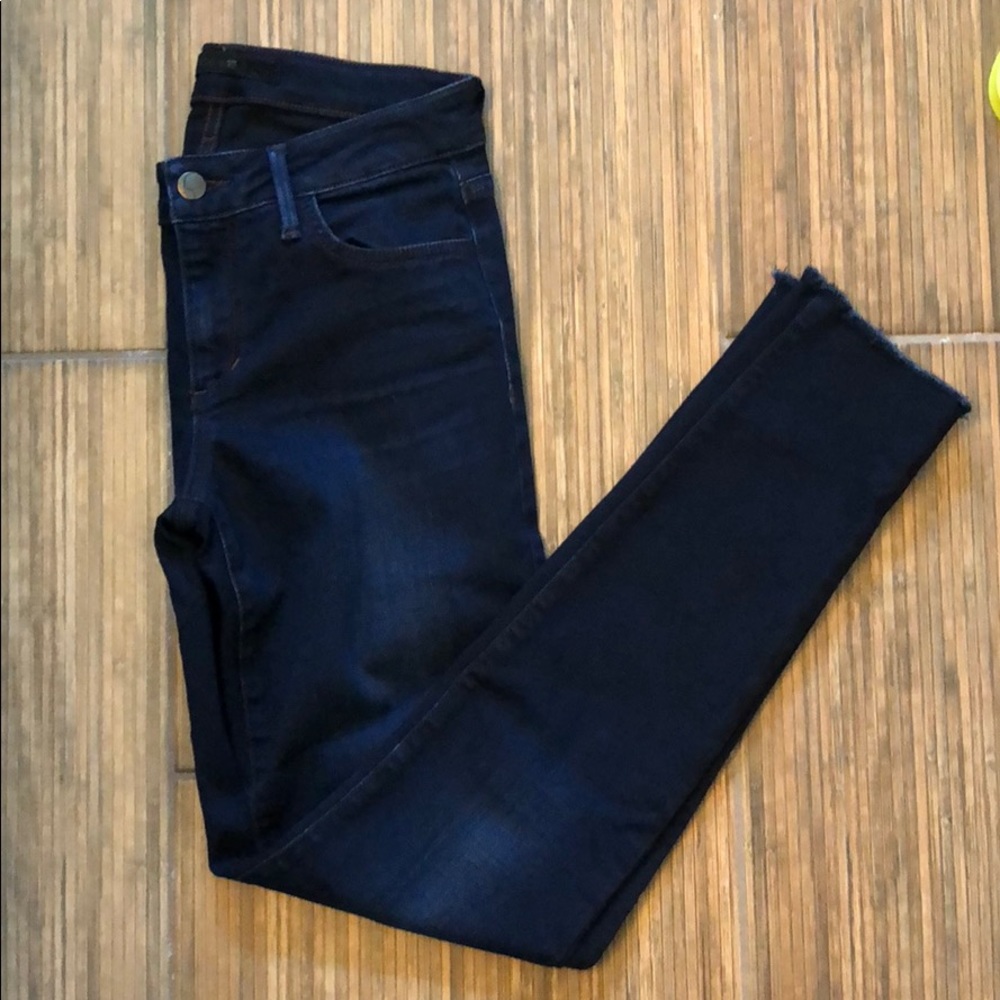 LIKE NEW Joe’s Jeans Raw Hem dark denim jeans 27